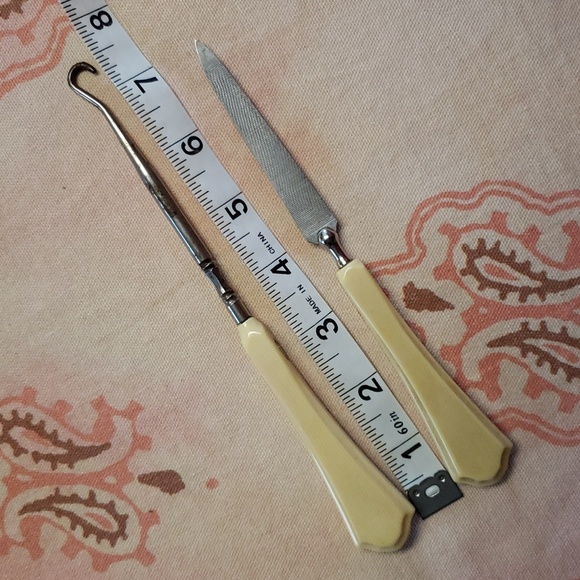 DuBarry Ivory Pyralin Vanity Set Du Barry Pyralin Set - Picture 9 of 16